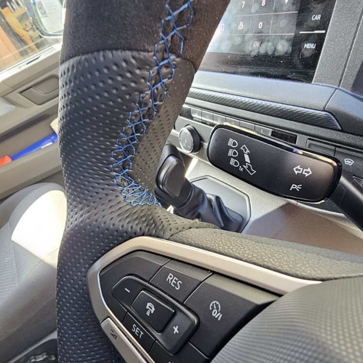 chunky_sport_heated_steering_wheel_vw_transporter_t6_1_blue
