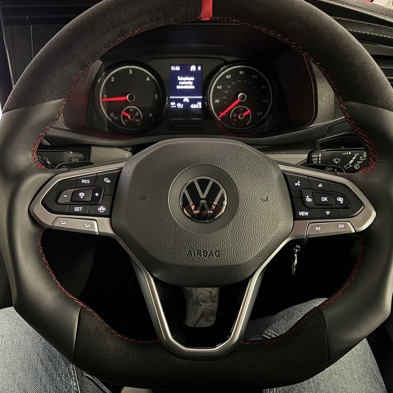 chunky_sport_reshaped_heated_steering_wheel_vw_transporter_t6_1