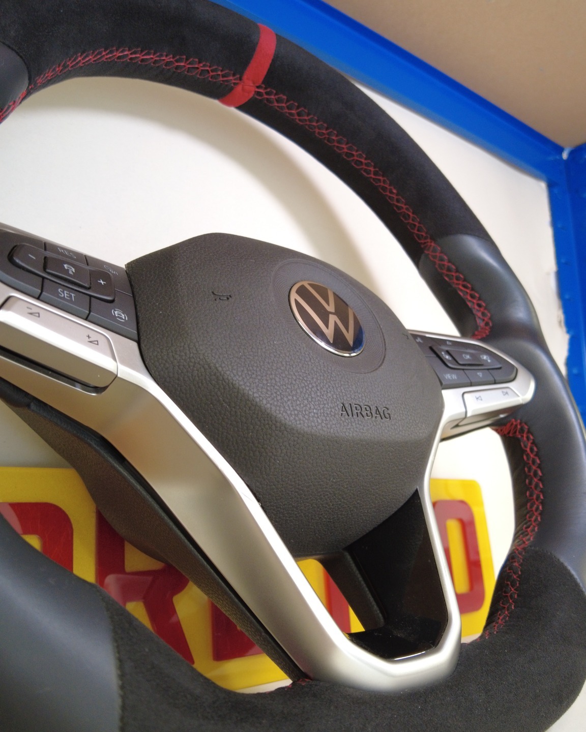 flat_bottom_bad_boy_heated_steering_wheel_vw_transporter_t6_1_red_alcantar