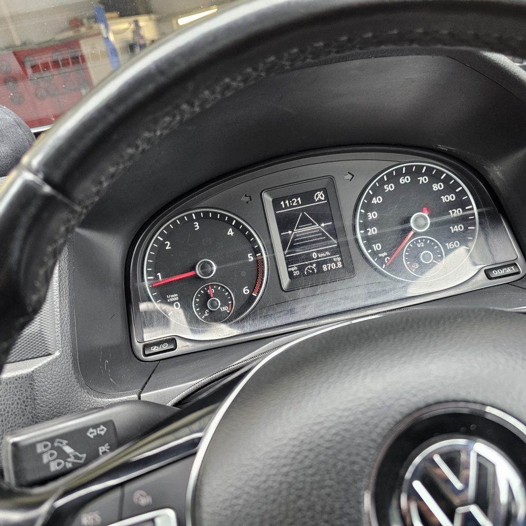 VW Caddy ACC display